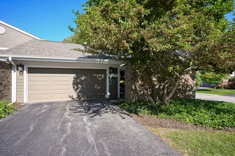 2097 Timber Ln, Wheaton, IL 60189 photo 2