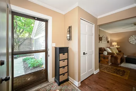 2097 Timber Ln, Wheaton, IL 60189 photo 7