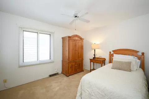 2097 Timber Ln, Wheaton, IL 60189 photo 24