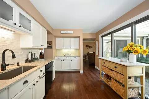 2097 Timber Ln, Wheaton, IL 60189 photo 16
