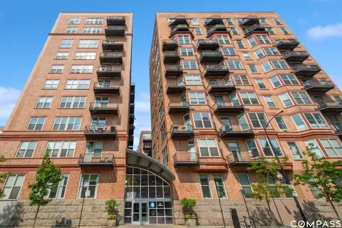 500 S Clinton St #625, Chicago, IL 60607