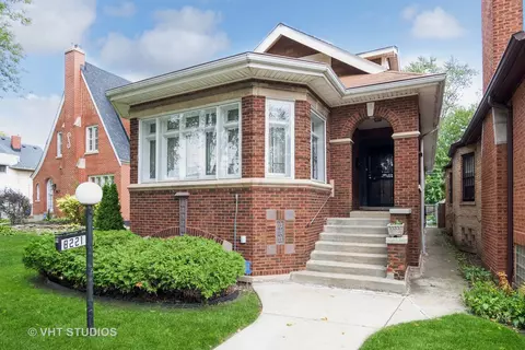 8221 S Luella Ave, Chicago, IL 60617