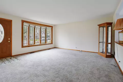 13106 E Playfield Dr, Crestwood, IL 60445 photo 3