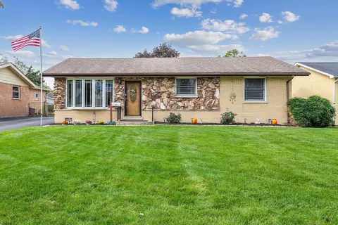 13106 E Playfield Dr, Crestwood, IL 60445 photo 2