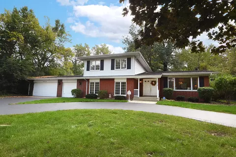 2710 1st Private Rd, Flossmoor, IL 60422
