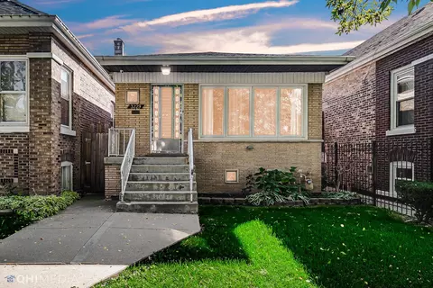 3229 W 64th St, Chicago, IL 60629