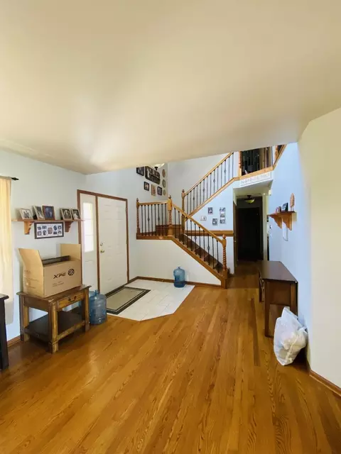 1361 Geneva Ln, Cary, IL 60013 photo 4