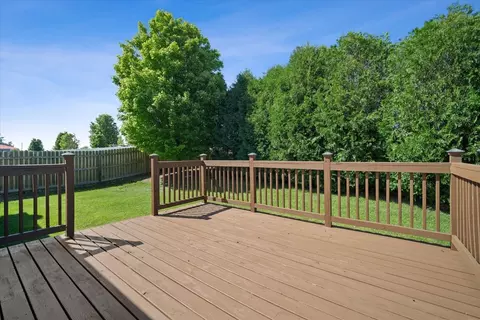 Exterior - 9 Barclay Ct, Bloomington, IL 61705 photo 2 of 5