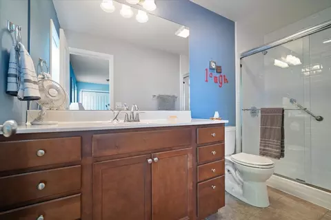 Bath - 9 Barclay Ct, Bloomington, IL 61705 photo 1 of 2