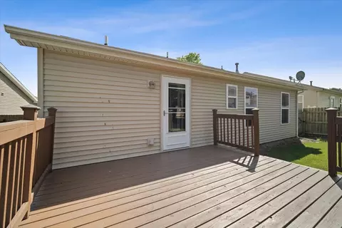 Exterior - 9 Barclay Ct, Bloomington, IL 61705 photo 4 of 5