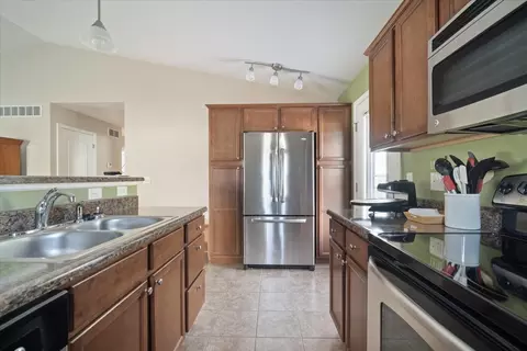 Kitchen - 9 Barclay Ct, Bloomington, IL 61705 photo 2 of 2