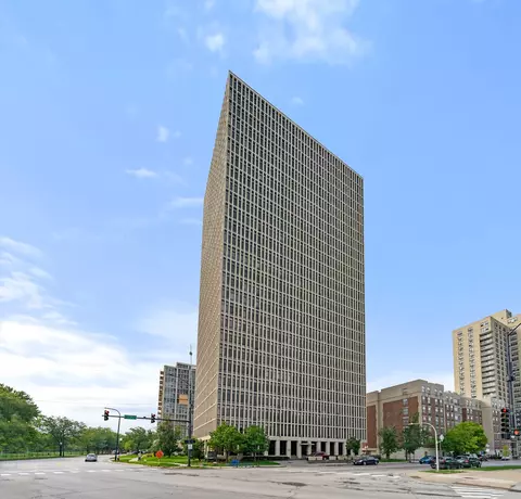 6700 S South Shore Dr #18J, Chicago, IL 60649