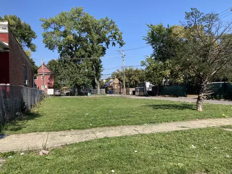 4816 W Erie St, Chicago, IL 60638