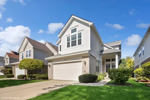 11242 Wildridge St, Westchester, IL 60154