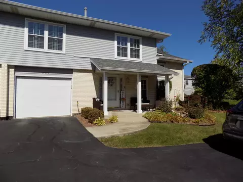 17015 Circle Dr E, Tinley Park, IL 60477