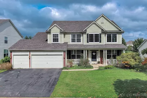 124 Linden Dr, Oswego, IL 60543