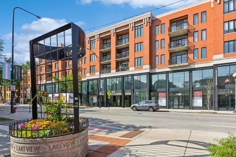 3232 N Halsted St #D912, Chicago, IL 60657