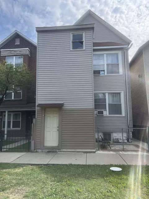 8939 S Escanaba Ave, Chicago, IL 60617