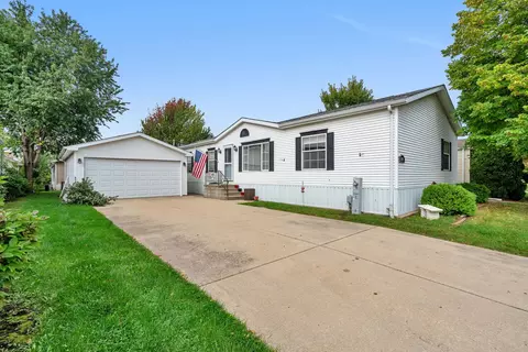 1015 Garden Dr, Manteno, IL 60950