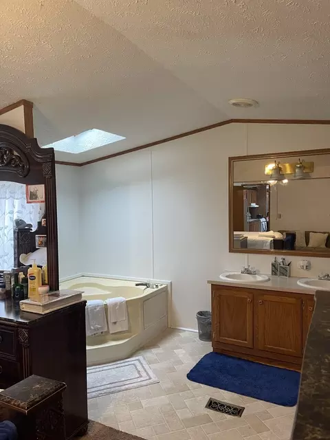 365 Surrey Rd, Wheeling, IL 60090 photo 10