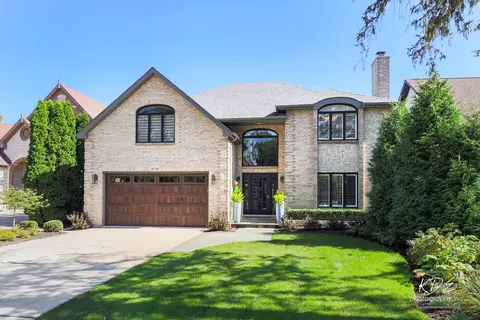 4725 Wallbank Ave, Downers Grove, IL 60515