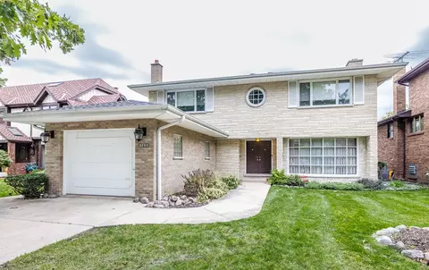 2253 S 19th Ave, North Riverside, IL 60546