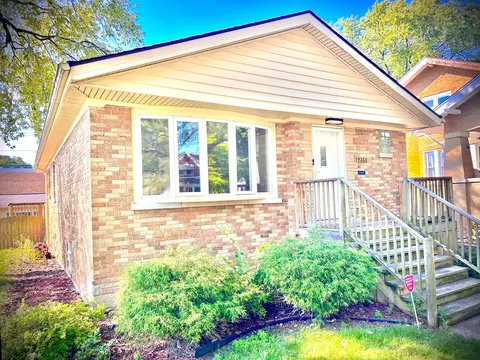 9350 S Troy Ave, Evergreen Park, IL 60805
