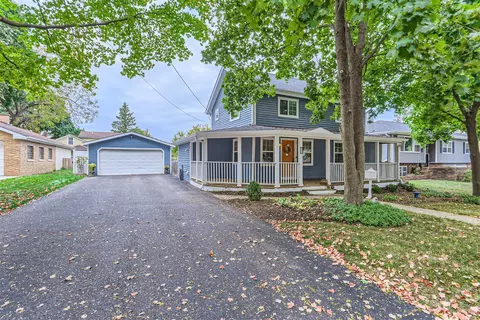 626 Ohio Ave, Saint Charles, IL 60174