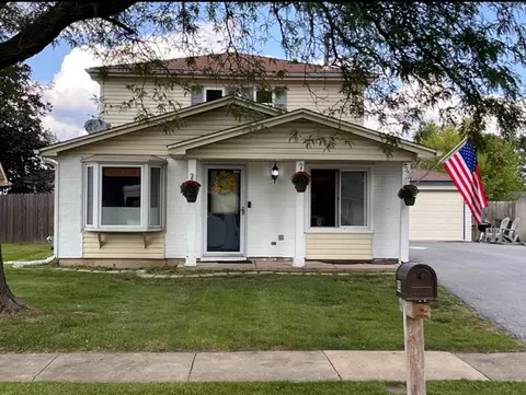 835 Bloomfield Ln, Aurora, IL 60504