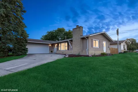 6233 Forestview Dr, Oak Forest, IL 60452