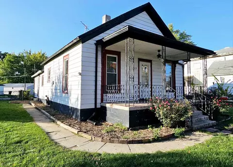 215 S Kankakee St, Lincoln, IL 62656