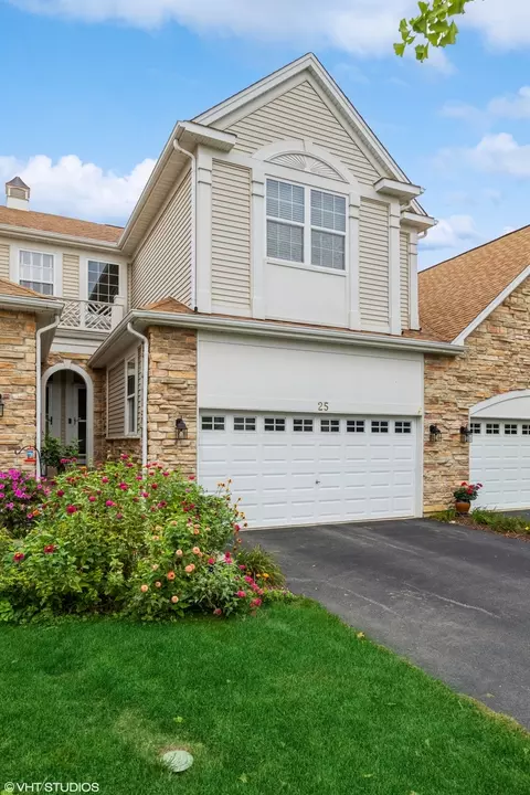 25 Kelsey Ct #25, Algonquin, IL 60102