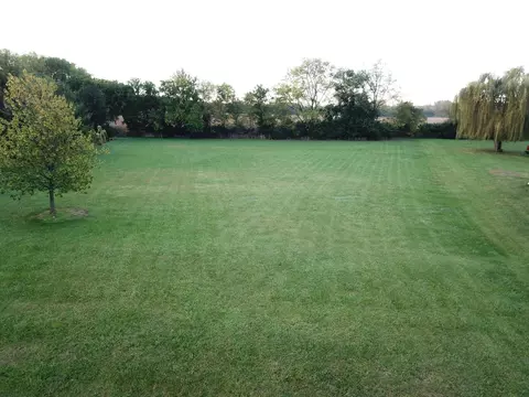 3282 Edgewater Dr, Kankakee, IL 60901 photo 2