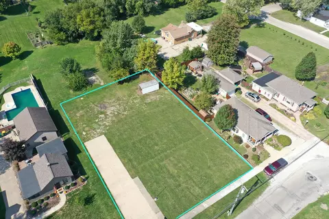 906 S Vermillion St, Streator, IL 61364