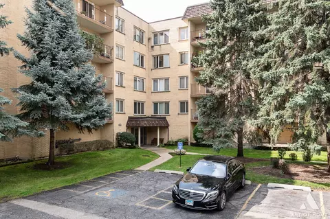 4106 N Narragansett Ave #202, Chicago, IL 60634