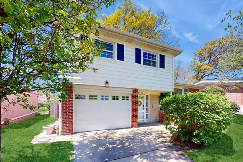 9632 Kildare Ave, Skokie, IL 60076