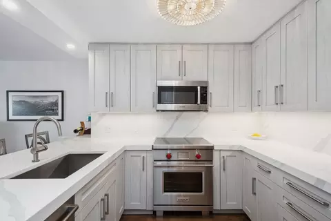 30 E Huron St #2701, Chicago, IL 60611 photo 4