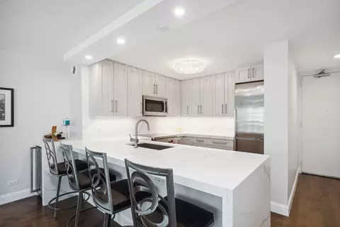 30 E Huron St #2701, Chicago, IL 60611 photo 2