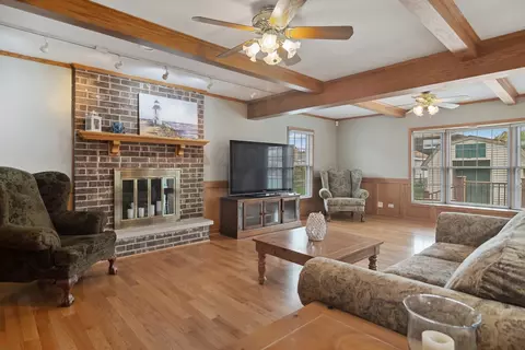 1307 E Ardyce Ln, Mount Prospect, IL 60056 photo 9