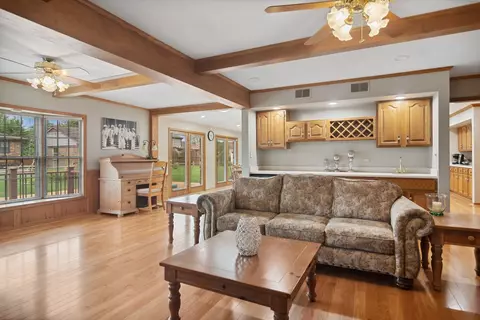 1307 E Ardyce Ln, Mount Prospect, IL 60056 photo 10