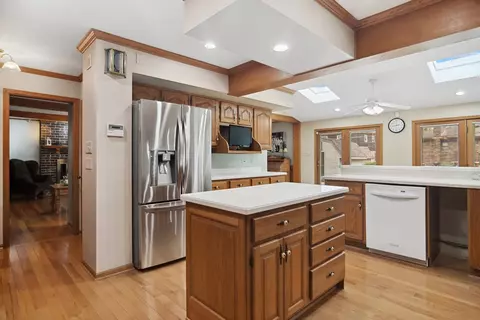 1307 E Ardyce Ln, Mount Prospect, IL 60056 photo 5
