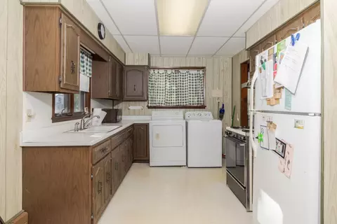 304 W Hack St, Cullom, IL 60929 photo 9