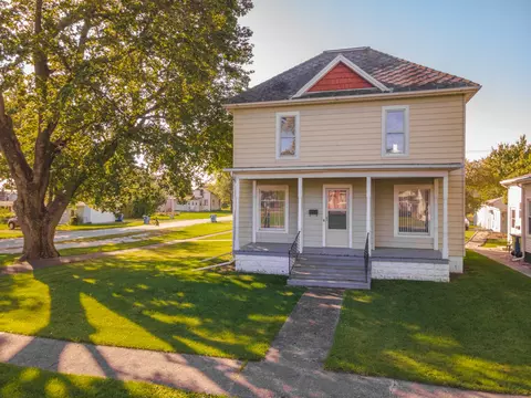 304 W Hack St, Cullom, IL 60929