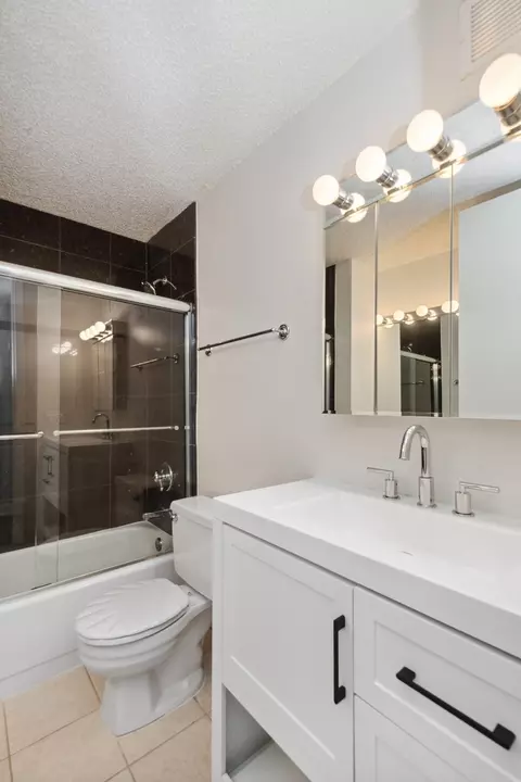 30 E Huron St #3504, Chicago, IL 60611 photo 12
