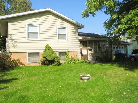 1105 Mary Ave, Dixon, IL 61021