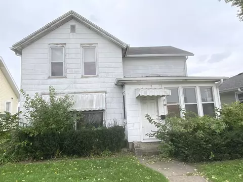 32 N Locust St, Manteno, IL 60950