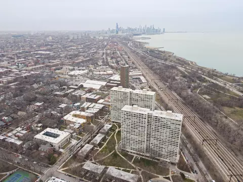 4800 S Lake Park Ave #703, Chicago, IL 60615