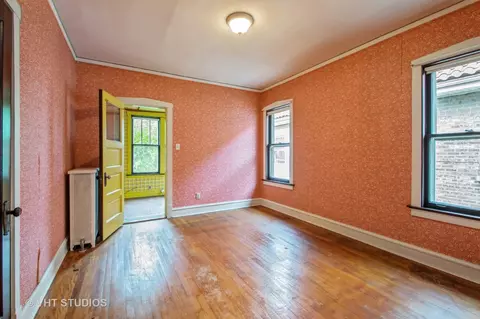 6520 N Artesian Ave, Chicago, IL 60645 photo 8