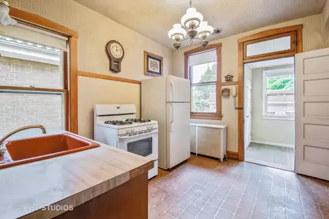 6520 N Artesian Ave, Chicago, IL 60645 photo 6
