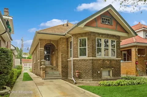 6520 N Artesian Ave, Chicago, IL 60645